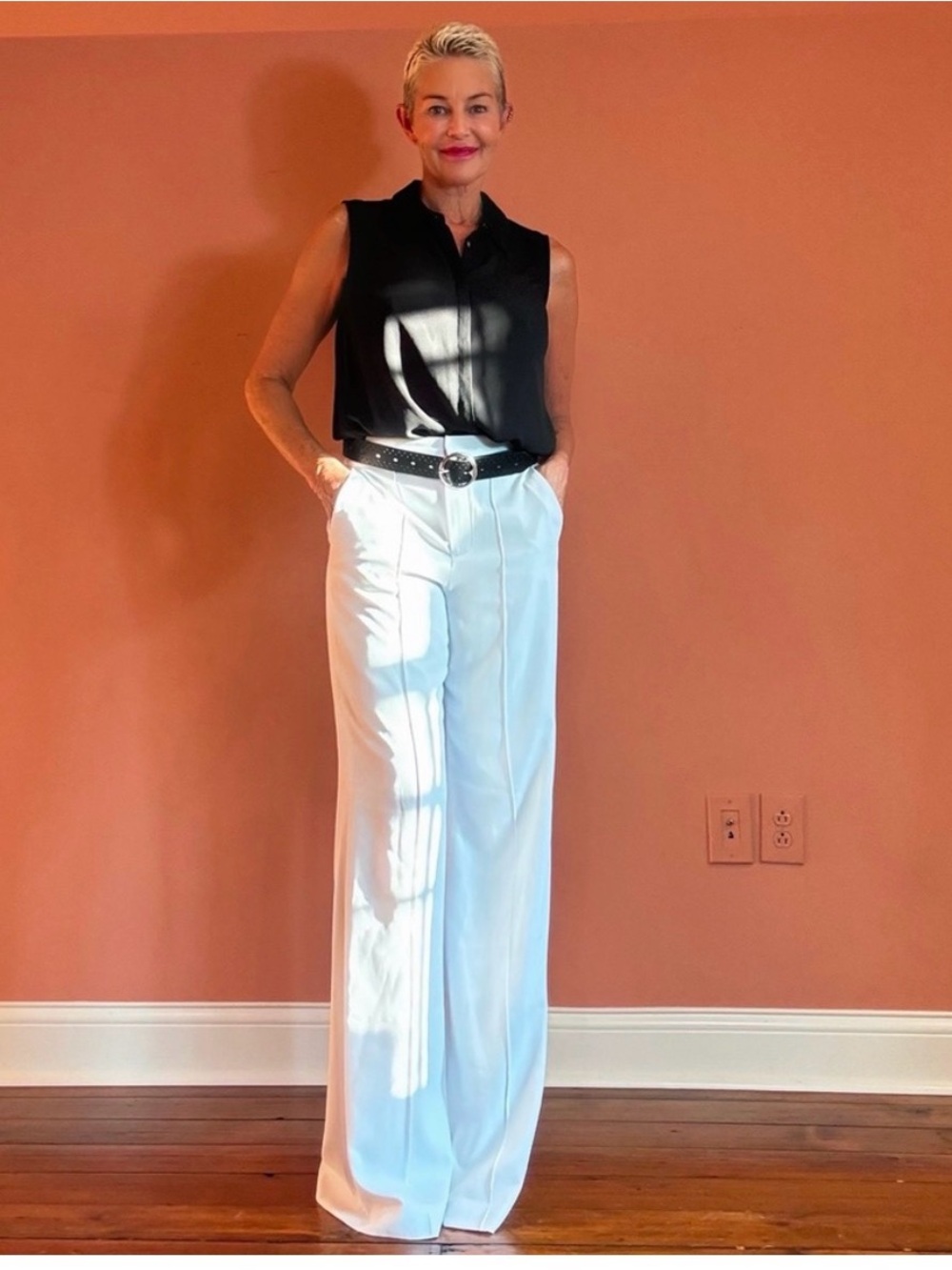Alice + Olivia Black Sleeveless Top with White Wide-Leg Trousers - Picture 2 of 2